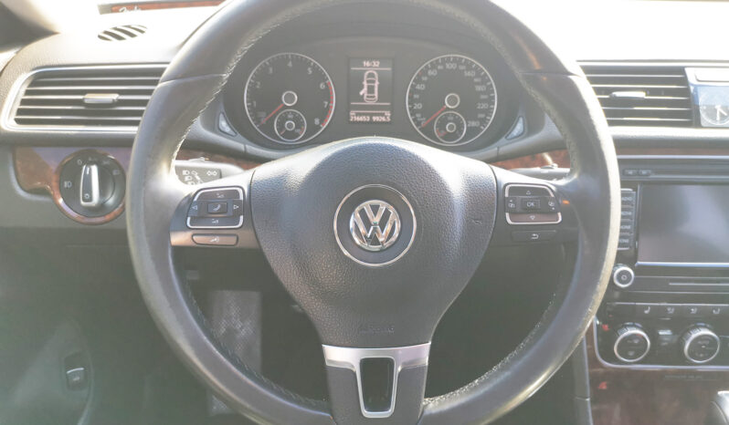 Volkswagen Passat V5 2.5L full