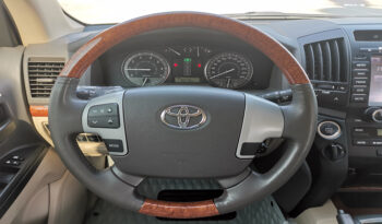 Toyota Land Cruiser GXR V8 full