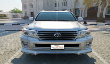 Toyota Land Cruiser GXR V8 full