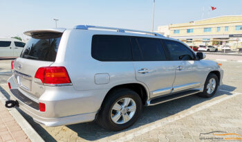 Toyota Land Cruiser GXR V8 full