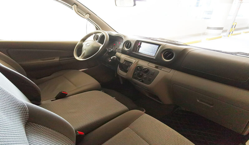Nissan Urvan NV350 3 Seater Manual full
