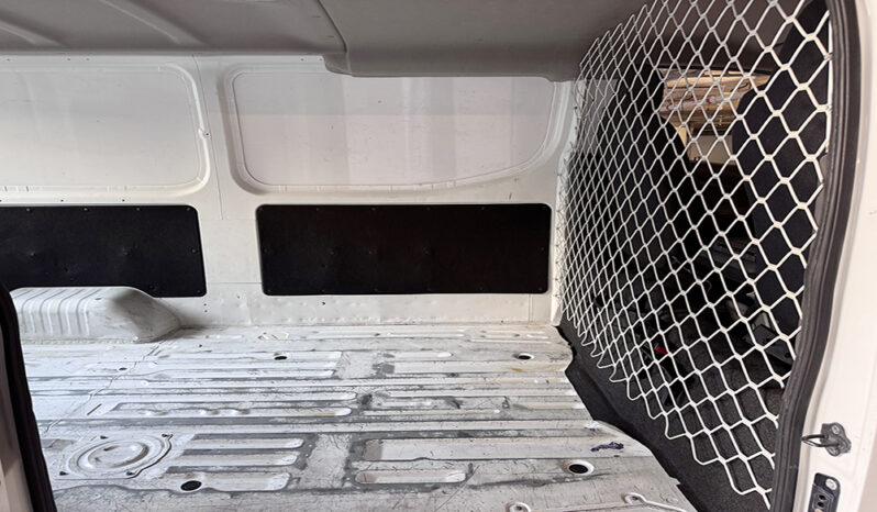 Nissan Urvan NV350 3 Seater Manual full