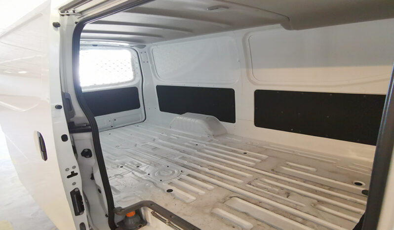 Nissan Urvan NV350 3 Seater Manual full