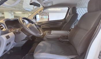 Nissan Urvan NV350 3 Seater Manual full