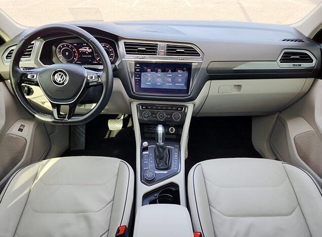 Volkswagen Tiguan 4Motion 2.0 Sport full