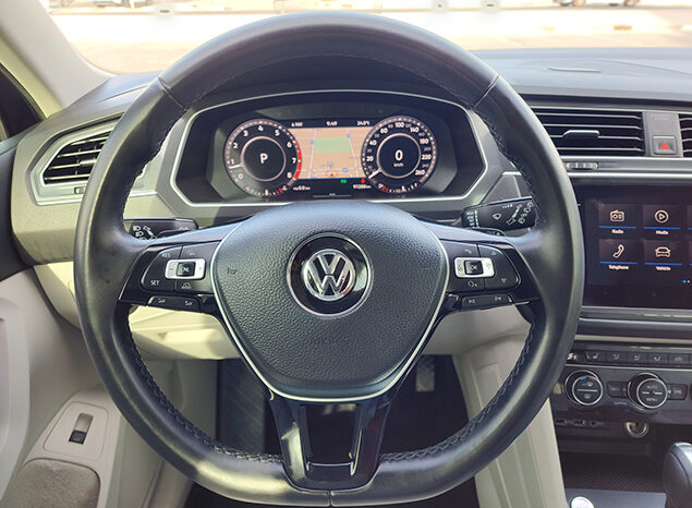 Volkswagen Tiguan 4Motion 2.0 Sport full