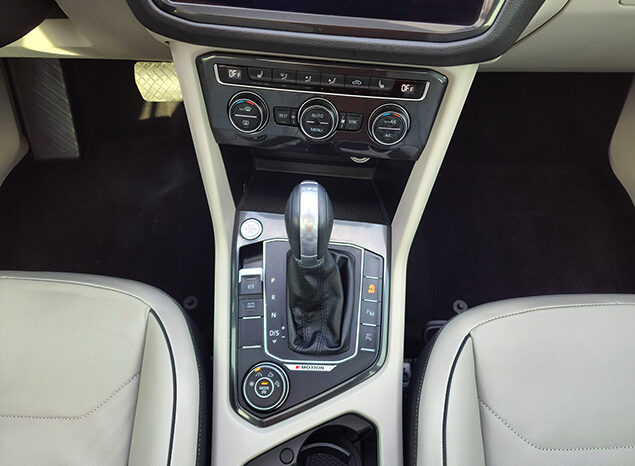Volkswagen Tiguan 4Motion 2.0 Sport full