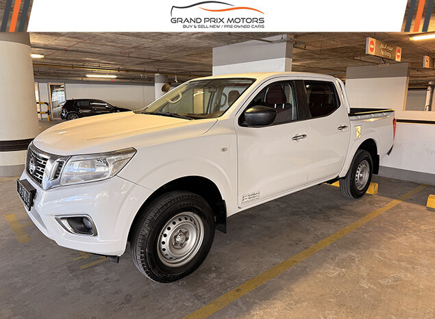 This Is Nissan Navara SE 4x4 2.5 Double Cabin Automatic 2022 Model GCC Specs With Service History In Perfect Condition