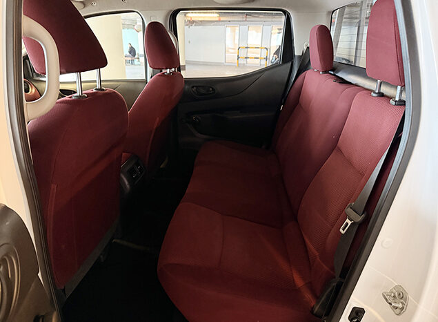 Nissan Navara SE 4×4 2.5 Double Cabin Automatic full
