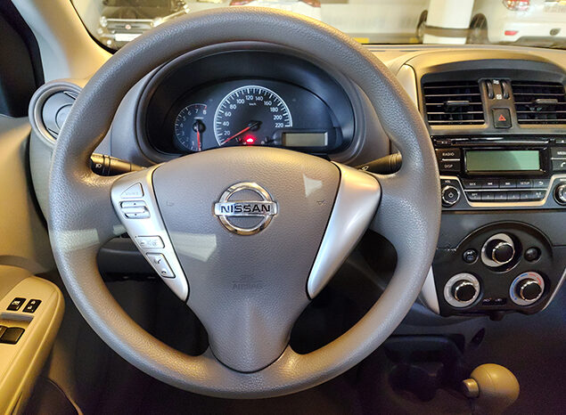 Nissan Sunny V4 1.5 full