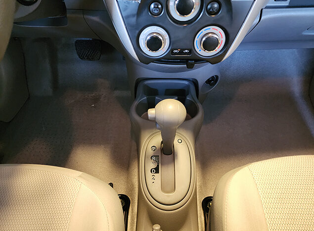 Nissan Sunny V4 1.5 full