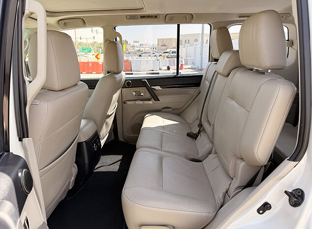 Mitsubishi Pajero GLS V6 3.8 7 Seater full