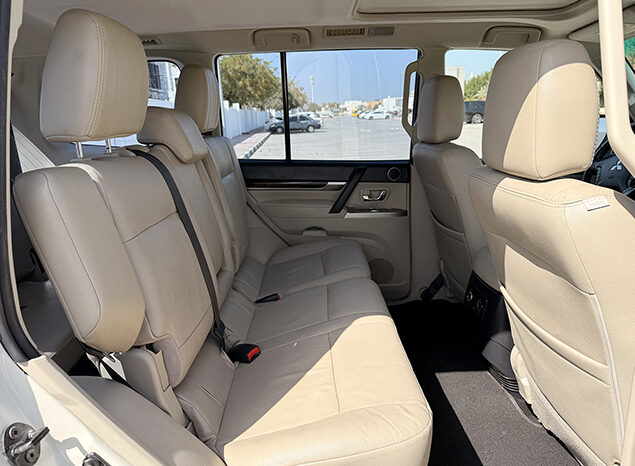 Mitsubishi Pajero GLS V6 3.8 7 Seater full