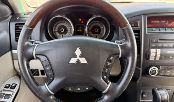 Mitsubishi Pajero GLS V6 3.8 7 Seater full
