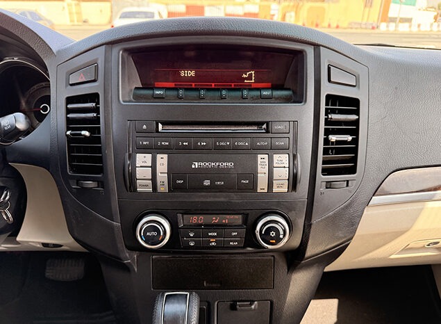 Mitsubishi Pajero GLS V6 3.8 7 Seater full