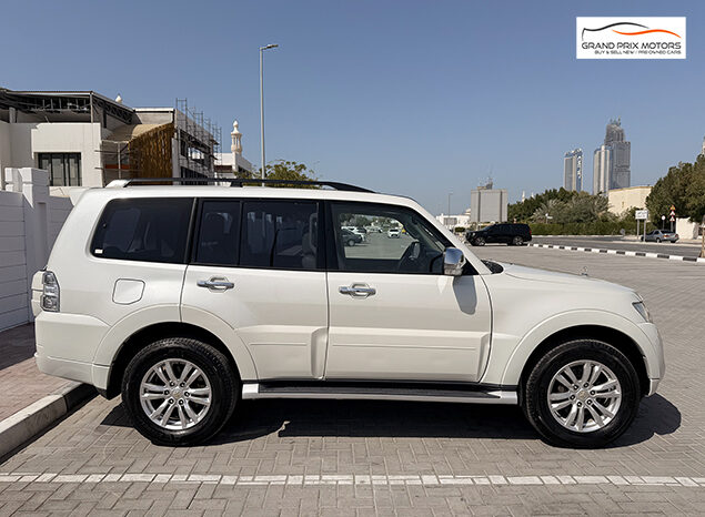 Mitsubishi Pajero GLS V6 3.8 7 Seater full