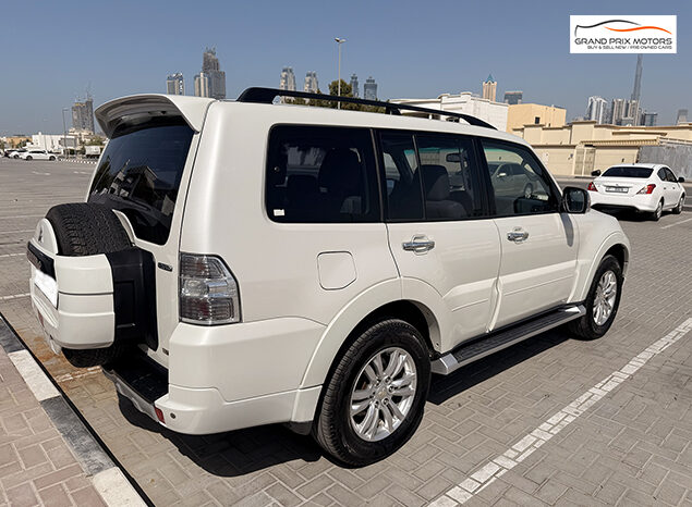 Mitsubishi Pajero GLS V6 3.8 7 Seater full