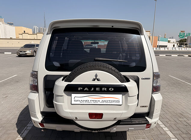Mitsubishi Pajero GLS V6 3.8 7 Seater full