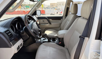 Mitsubishi Pajero GLS V6 3.8 7 Seater full
