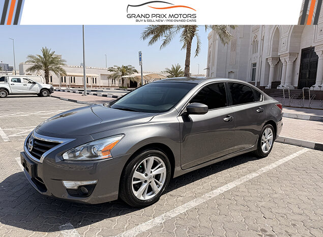 This Is Nissan Altima 2.5 SV 2014 Model GCC Specs With Partial Service History In Perfect Condition