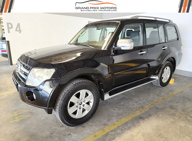 This Is Mitsubishi Pajero GLS V6 3.5 7 Seater 2008 Model GCC Specs