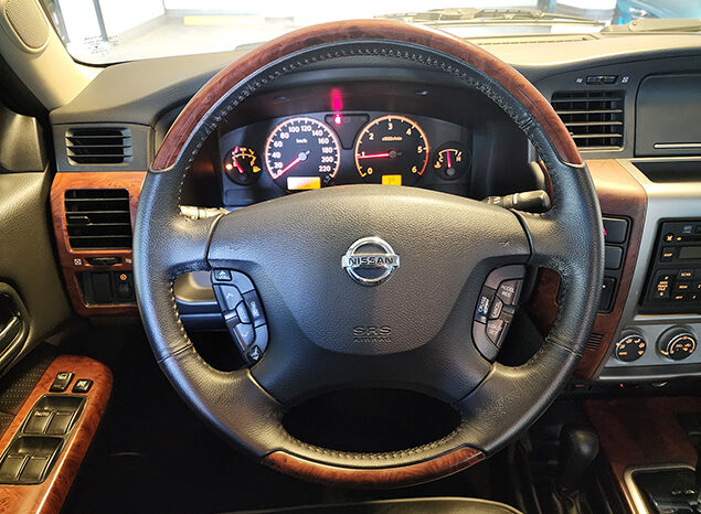 Nissan Patrol Safari V6 4.8 AUTOMATIC full