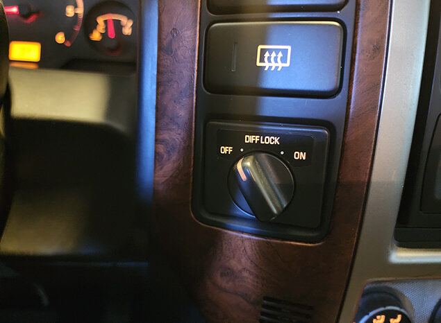 Nissan Patrol Safari V6 4.8 AUTOMATIC full