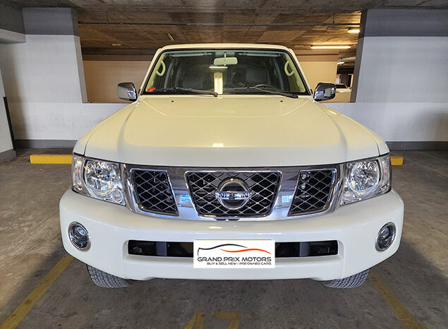 Nissan Patrol Safari V6 4.8 AUTOMATIC full