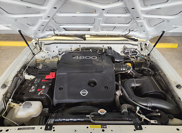 Nissan Patrol Safari V6 4.8 AUTOMATIC full