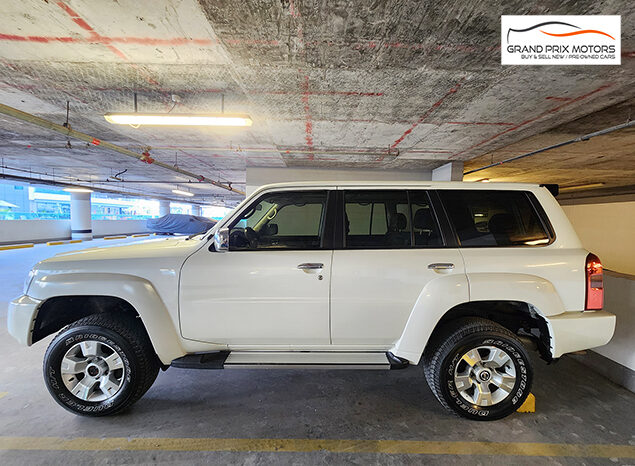 Nissan Patrol Safari V6 4.8 AUTOMATIC full