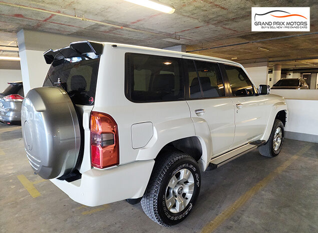 Nissan Patrol Safari V6 4.8 AUTOMATIC full