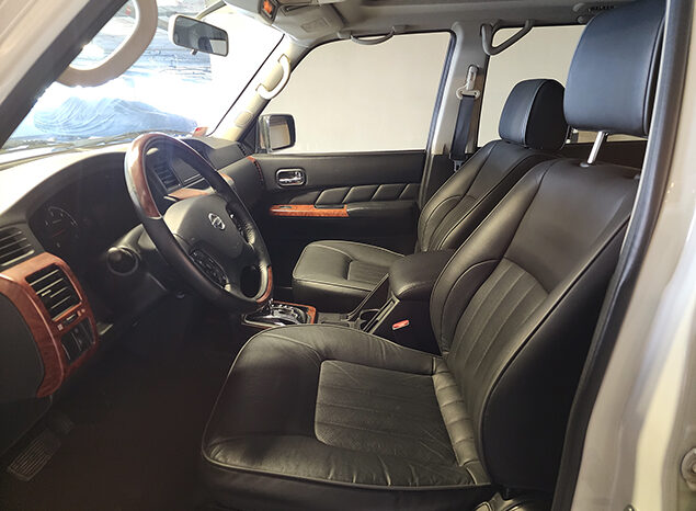 Nissan Patrol Safari V6 4.8 AUTOMATIC full