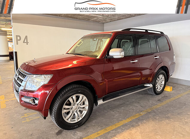 This Is Mitsubishi Pajero GLS V6 3.8 7 Seater 2016 Model GCC Specs With Partial Service History In Perfect Condition