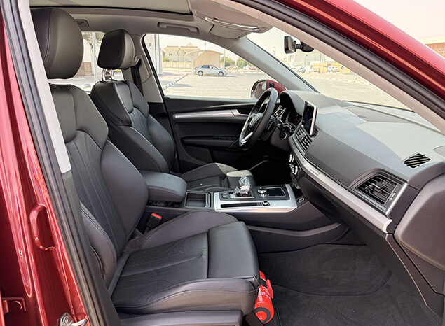 Audi Q5 45 TFSI Quattro S line 2.0L Turbocharged full
