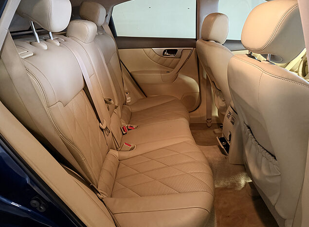 Infiniti QX70 Excellence V6 3.7 full