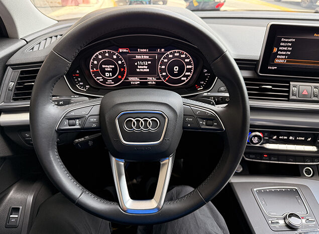 Audi Q5 45 TFSI Quattro S line 2.0L Turbocharged full