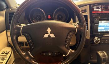 Mitsubishi Pajero GLS V6 3.8 7 Seater full