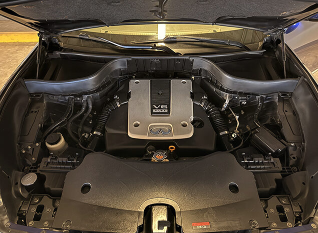Infiniti QX70 Excellence V6 3.7 full