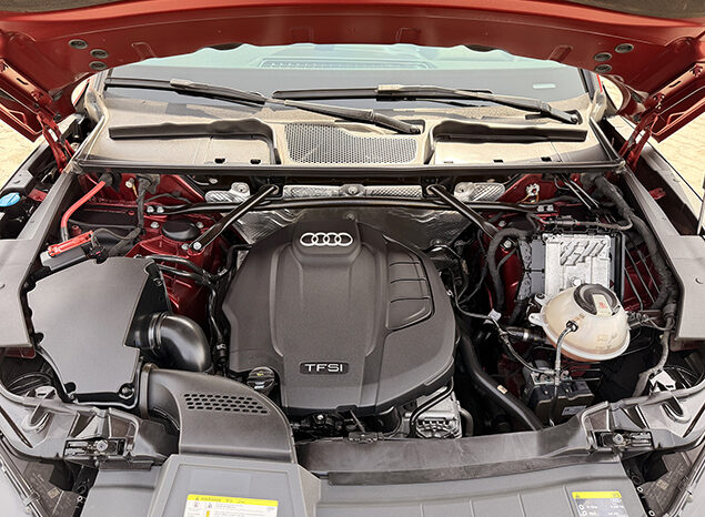 Audi Q5 45 TFSI Quattro S line 2.0L Turbocharged full