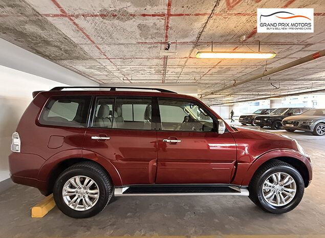 Mitsubishi Pajero GLS V6 3.8 7 Seater full
