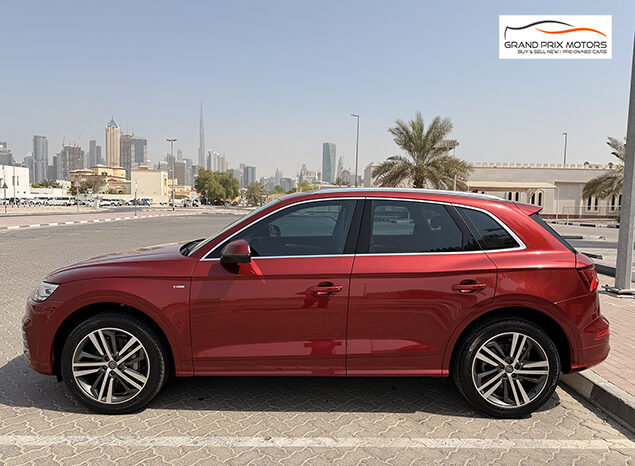 Audi Q5 45 TFSI Quattro S line 2.0L Turbocharged full
