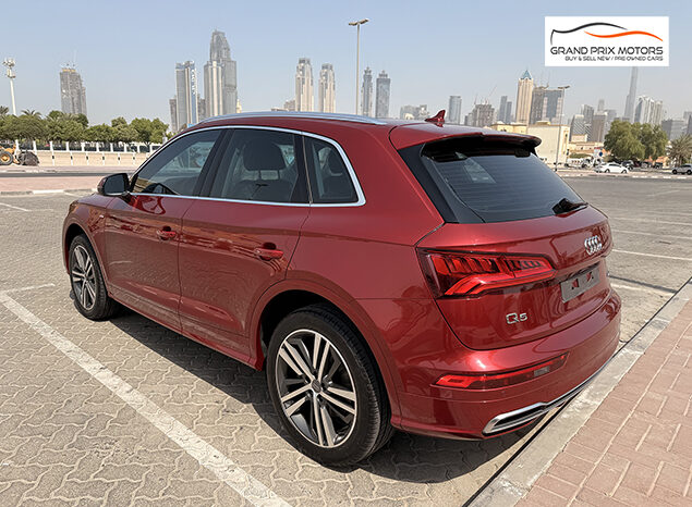Audi Q5 45 TFSI Quattro S line 2.0L Turbocharged full
