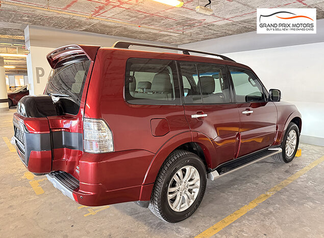 Mitsubishi Pajero GLS V6 3.8 7 Seater full