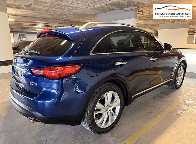 Infiniti QX70 Excellence V6 3.7 full
