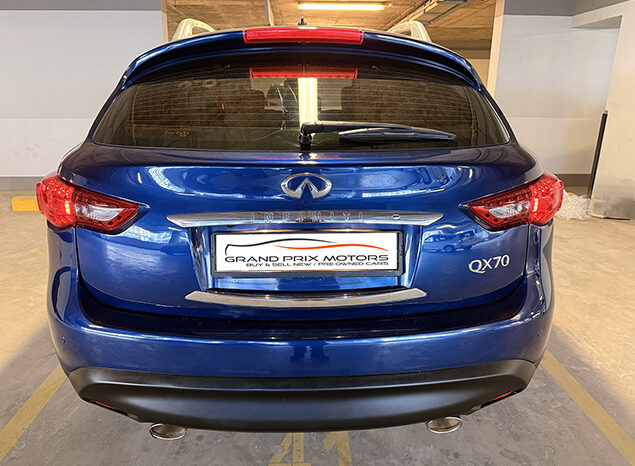 Infiniti QX70 Excellence V6 3.7 full